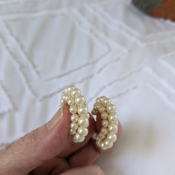 J Crew peal hoop pierced earrings - Picture 8 of 9